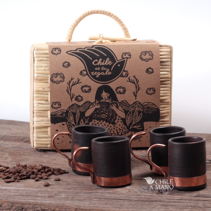 Set de cuatro tazas de greda y cobre para café espresso