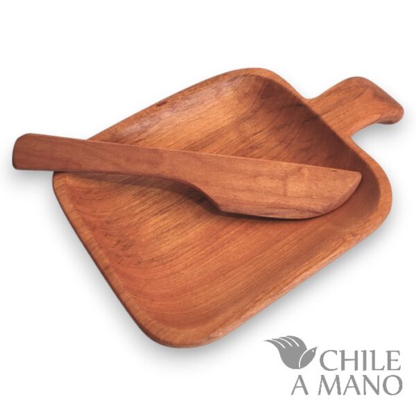 Mantequillera de Raulí con cuchillo