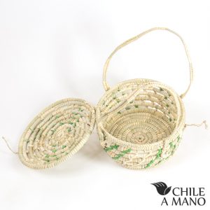 Alternative view of Canasto de Ñocha calado con tapa y asa - fibras verdes