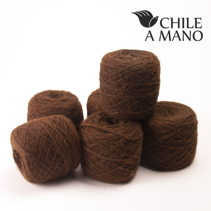 Ovillo de Lana de Alpaca 100% color chocolate