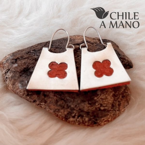 Aros trébol en plata y cuero de salmón