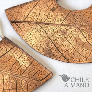 Alternative view of Aros de cobre abanico con textura hoja