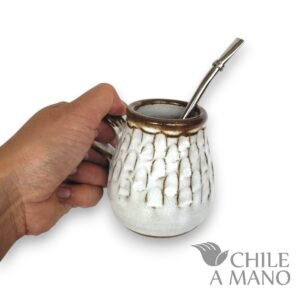 Mate de ceramica gres con oreja - textura panal color blanco