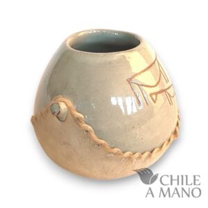 Mate pequeño de cerámica esmaltada color crudo y cuero
