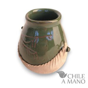 Mate alto de cerámica esmaltada color verde y cuero