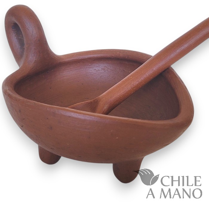 Salsero de greda con cuchara